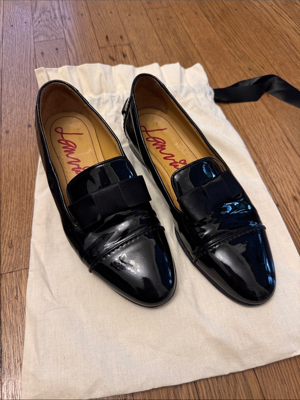 Lanvin Paris women’s black patent leather slipper loafer with bow. Size 38. EUC!